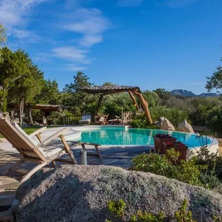Sleeps 6 Pool *