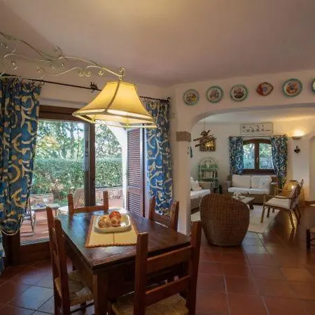 Sleeps 6 Pool