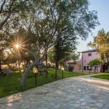 Villa Sleeps 6 Pool