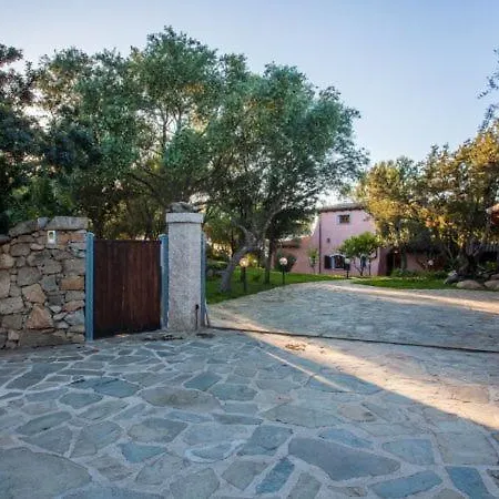 Sleeps 6 Pool